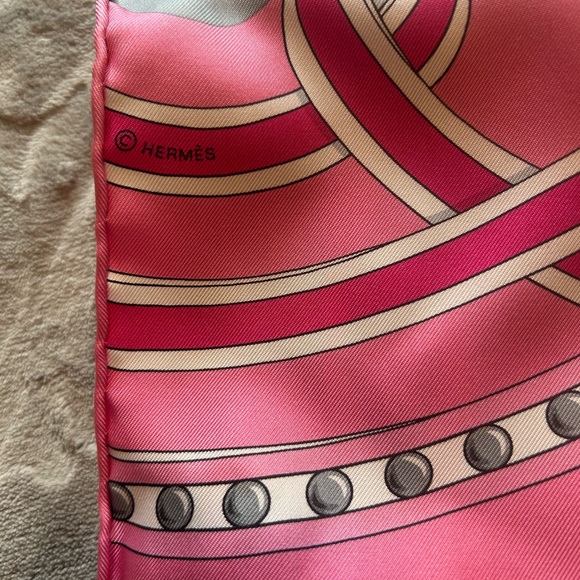 New Hermes Pink and Silver Scarf - Picture 4 of 4